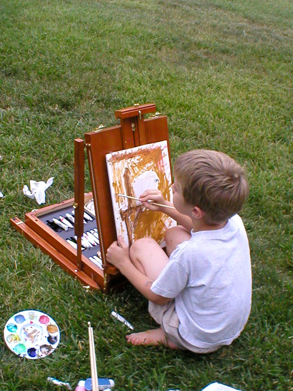 Что подарить ребенку, который любит рисовать?